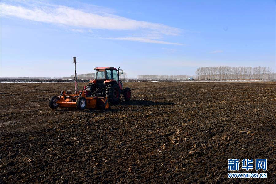 （在習(xí)近平新時(shí)代中國(guó)特色社會(huì)主義思想指引下&mdash;&mdash;新時(shí)代新作為新篇章&middot;習(xí)近平總書記關(guān)切事&middot;圖文互動(dòng)）（4）希望的田野，希望的春天&mdash;&mdash;各地農(nóng)業(yè)生產(chǎn)新動(dòng)態(tài)掃描