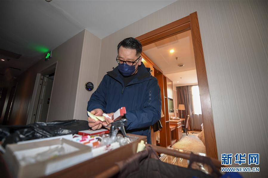 （一線抗疫群英譜&middot;圖文互動(dòng)）（2）服務(wù)白衣天使的&ldquo;管家&rdquo;艾厚宇