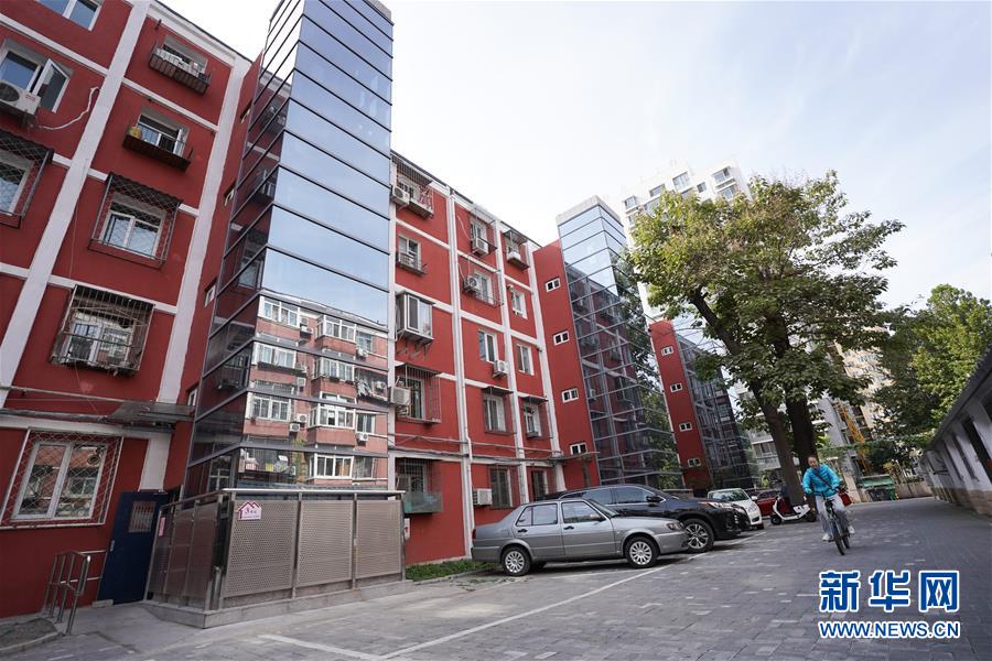 （新華全媒頭條&middot;圖文互動）（1）88級臺階，終于不再是座&ldquo;山&rdquo;？&mdash;&mdash;北京老舊小區(qū)加裝電梯現(xiàn)狀調(diào)查