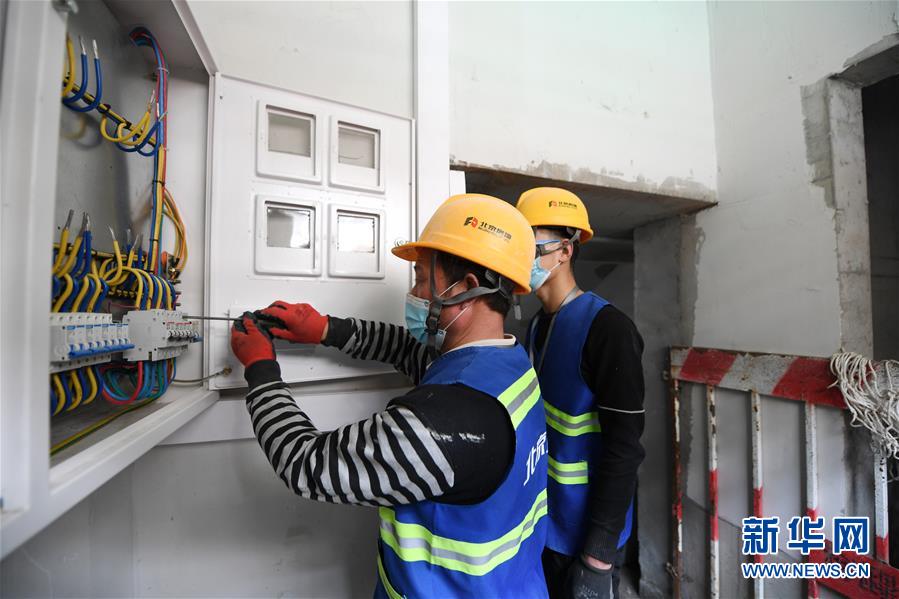 （新華全媒頭條&middot;圖文互動）（5）88級臺階，終于不再是座&ldquo;山&rdquo;？&mdash;&mdash;北京老舊小區(qū)加裝電梯現(xiàn)狀調(diào)查