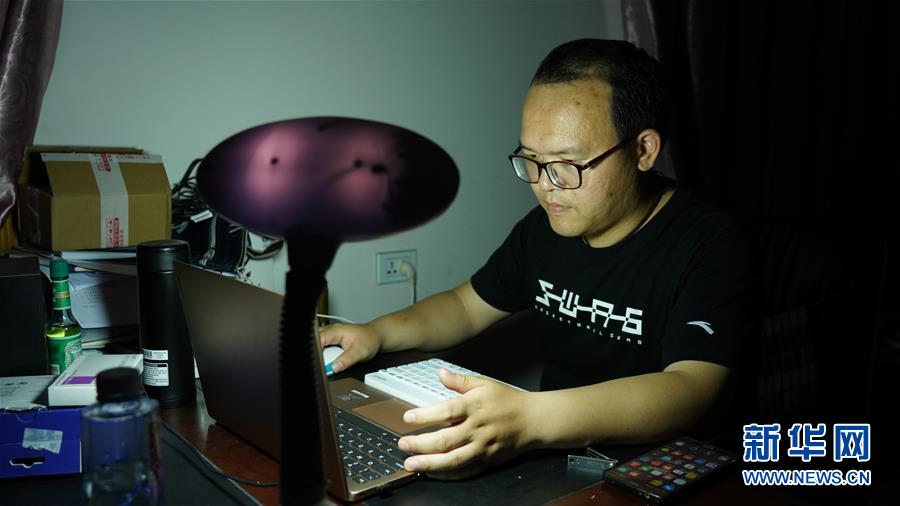 （決戰(zhàn)決勝脫貧攻堅(jiān)&middot;圖文互動）（1）扶貧路上三人行