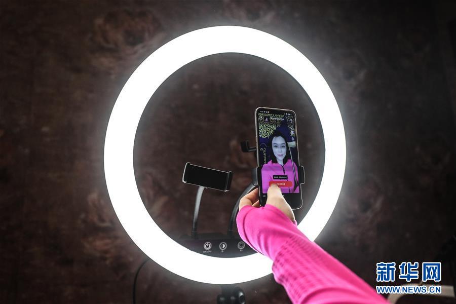 （在習(xí)近平新時代中國特色社會主義思想指引下&mdash;&mdash;新時代新作為新篇章&middot;習(xí)近平總書記關(guān)切事&middot;圖文互動）（3）打開生活的正確方式：更衛(wèi)生、更健康！