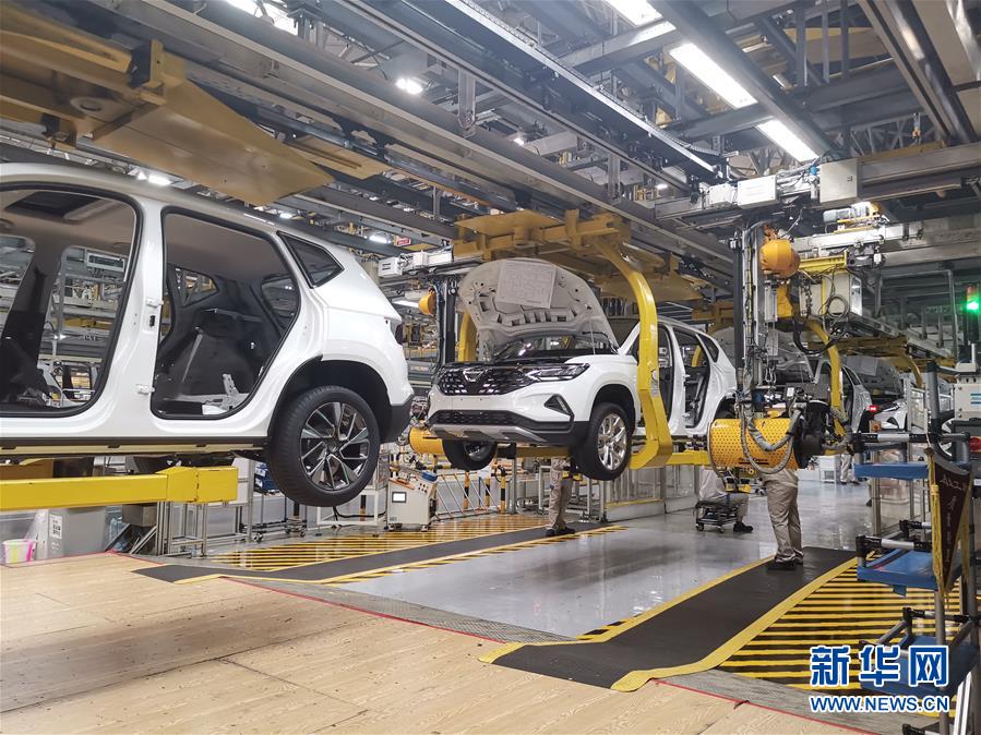 (在習(xí)近平新時代中國特色社會主義思想指引下——新時代新作為新篇章·習(xí)近平總書記關(guān)切事·圖文互動)(4)按下復(fù)工復(fù)產(chǎn)“快進(jìn)鍵”