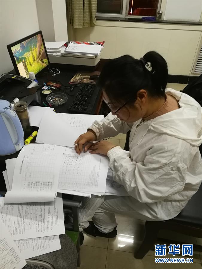 （一線抗疫群英譜&middot;圖文互動(dòng)）（1）山西檢測(cè)員伉儷：疫情不退，決不放松