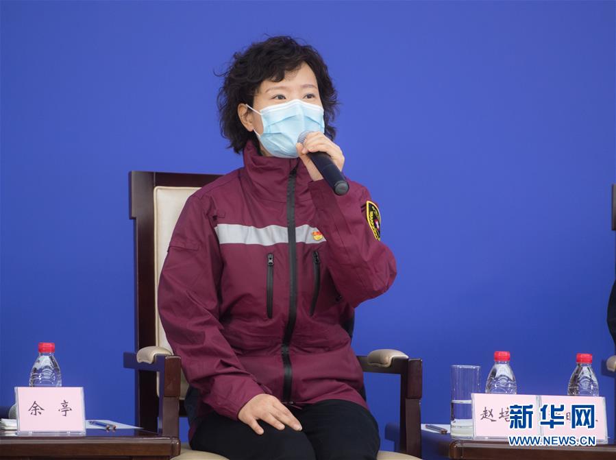 （聚焦疫情防控&middot;圖文互動(dòng)）（5）分秒必爭(zhēng)！一切為了治病救人&mdash;&mdash;中國抗疫生命至上的生動(dòng)實(shí)踐