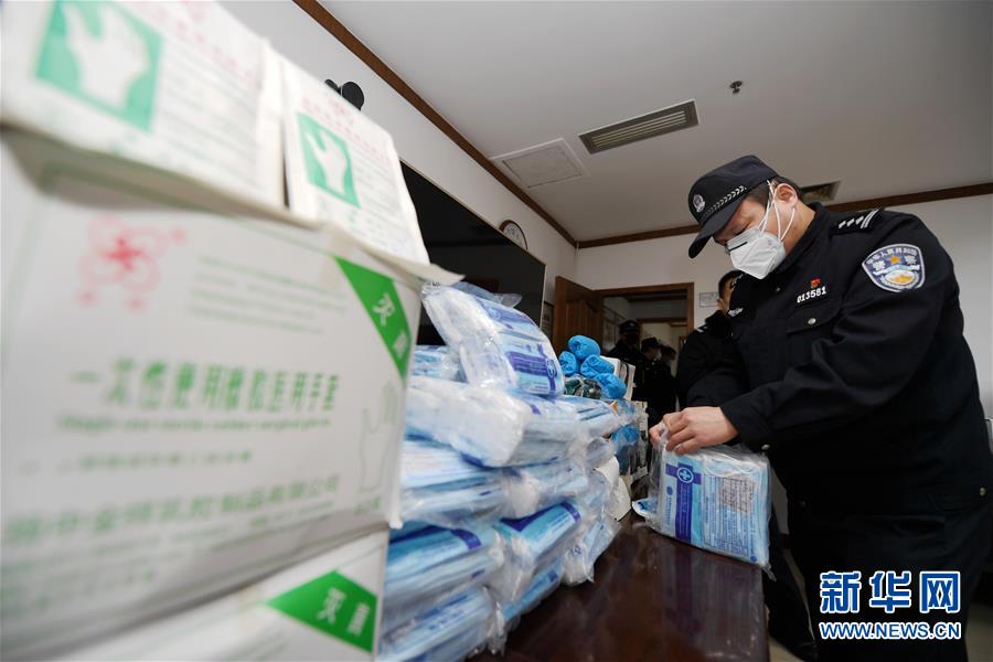 (聚焦疫情防控·圖文互動(dòng))(10)在戰(zhàn)“疫”大考中不斷進(jìn)步——中國(guó)抗疫治理能力的生動(dòng)實(shí)踐