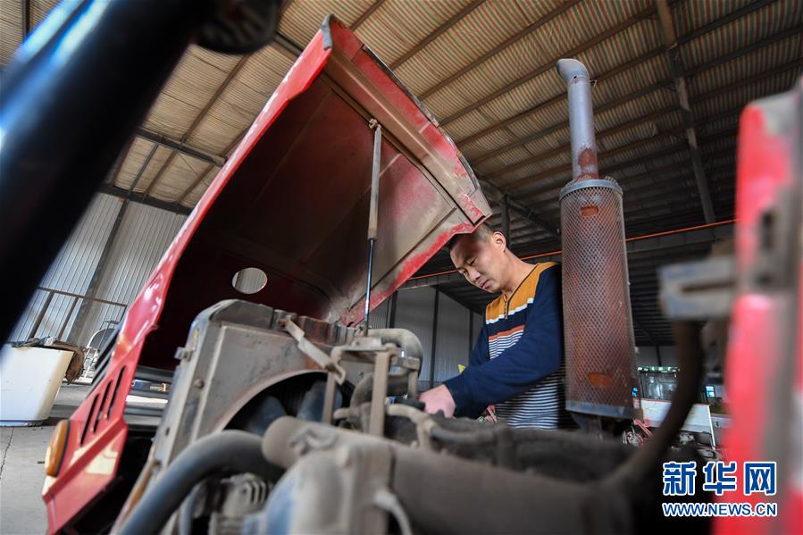 (在習(xí)近平新時代中國特色社會主義思想指引下——新時代新作為新篇章·習(xí)近平總書記關(guān)切事·圖文互動)(13)春耕忙 信心足——谷雨時節(jié)走馬東北直擊糧事