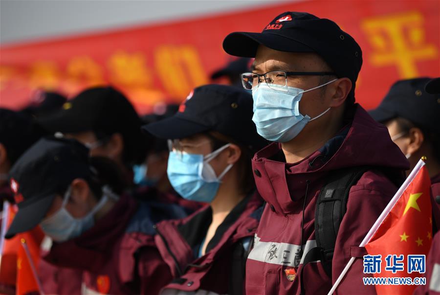 (一線抗疫群英譜·圖文互動(dòng))(5)張正良:“我們完成了自己的使命”