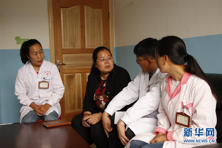 （代表委員履職&middot;圖文互動(dòng)）（6）為百姓健康奔走&mdash;&mdash;全國人大代表胡阿羅履職記