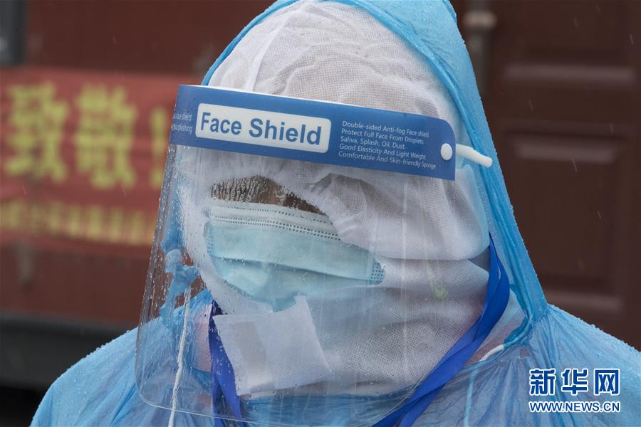 （在習(xí)近平新時代中國特色社會主義思想指引下&mdash;&mdash;新時代新作為新篇章&middot;習(xí)近平總書記關(guān)切事&middot;圖文互動）（7）祛疫未竟 征衣不解&mdash;&mdash;綏芬河小城的抗疫故事