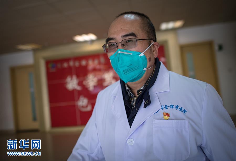 （在習近平新時代中國特色社會主義思想指引下&mdash;&mdash;新時代新作為新篇章&middot;習近平總書記關切事&middot;圖文互動）（3）錘煉意志　輕裝上陣&mdash;&mdash;黨員干部在一線磨礪閃光故事