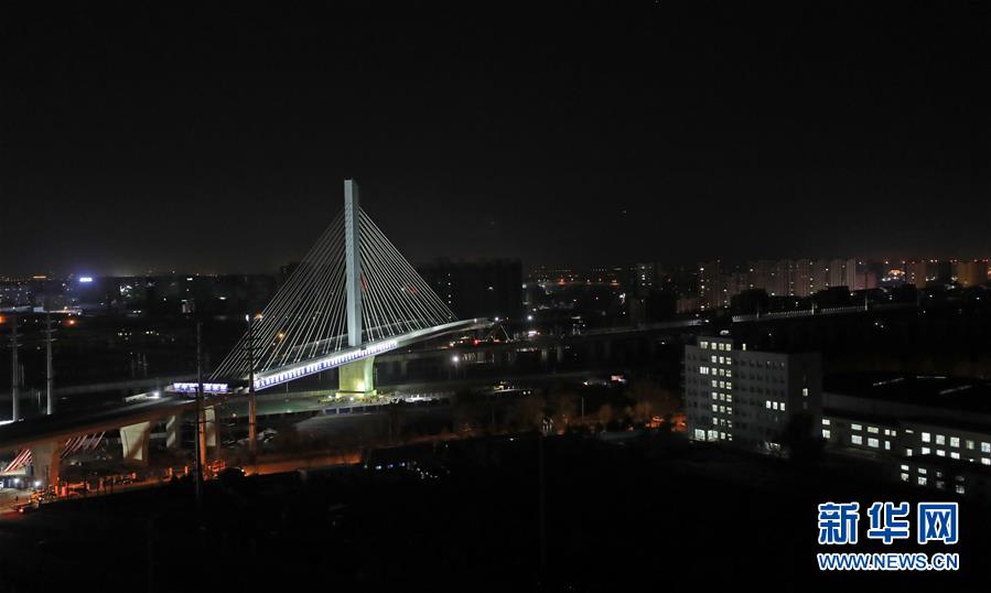 （在習近平新時代中國特色社會主義思想指引下&mdash;&mdash;新時代新作為新篇章&middot;習近平總書記關(guān)切事&middot;圖文互動）（5）新機遇、新引擎&mdash;&mdash;重大工程重大項目建設新動向觀察