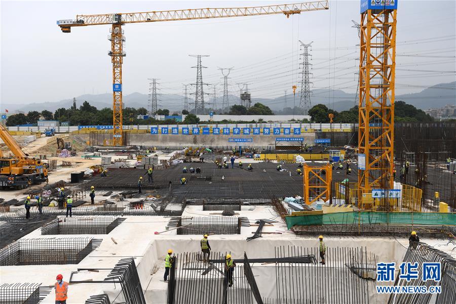 （在習近平新時代中國特色社會主義思想指引下&mdash;&mdash;新時代新作為新篇章&middot;習近平總書記關(guān)切事&middot;圖文互動）（6）新機遇、新引擎&mdash;&mdash;重大工程重大項目建設新動向觀察