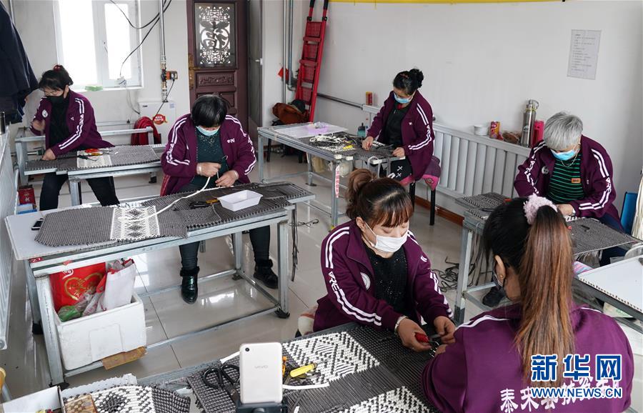 （在習(xí)近平新時(shí)代中國特色社會(huì)主義思想指引下&mdash;&mdash;新時(shí)代新作為新篇章&middot;習(xí)近平總書記關(guān)切事&middot;圖文互動(dòng)）（2）助你飛翔，擁抱陽光&mdash;&mdash;助力殘疾人脫貧攻堅(jiān)故事