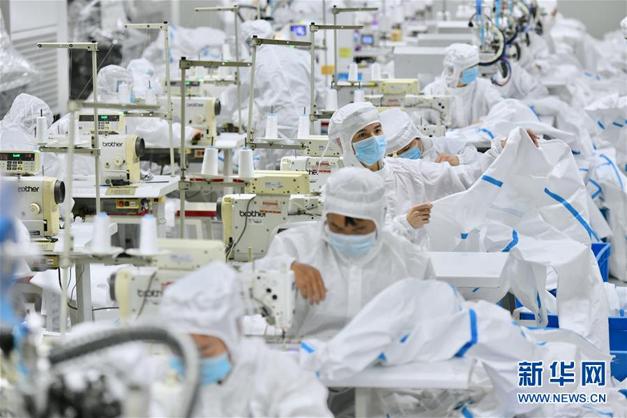 （新華全媒頭條&middot;圖文互動(dòng)）（10）風(fēng)雨無(wú)阻向前進(jìn)&mdash;&mdash;寫(xiě)在全國(guó)疫情防控阻擊戰(zhàn)取得重大戰(zhàn)略成果之際