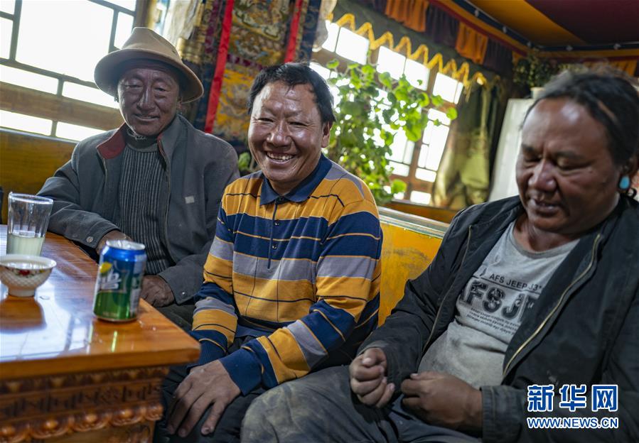 (圖文互動)(2)老農(nóng)多吉和他的珠峰“牛頭旅館”