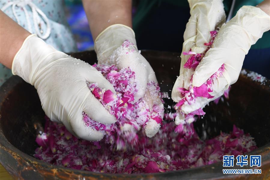 (決戰(zhàn)決勝脫貧攻堅(jiān)·聚焦三區(qū)三州·圖文互動(dòng))(4)號(hào)角聲里看于田——來(lái)自庫(kù)爾班大叔故鄉(xiāng)的脫貧報(bào)告