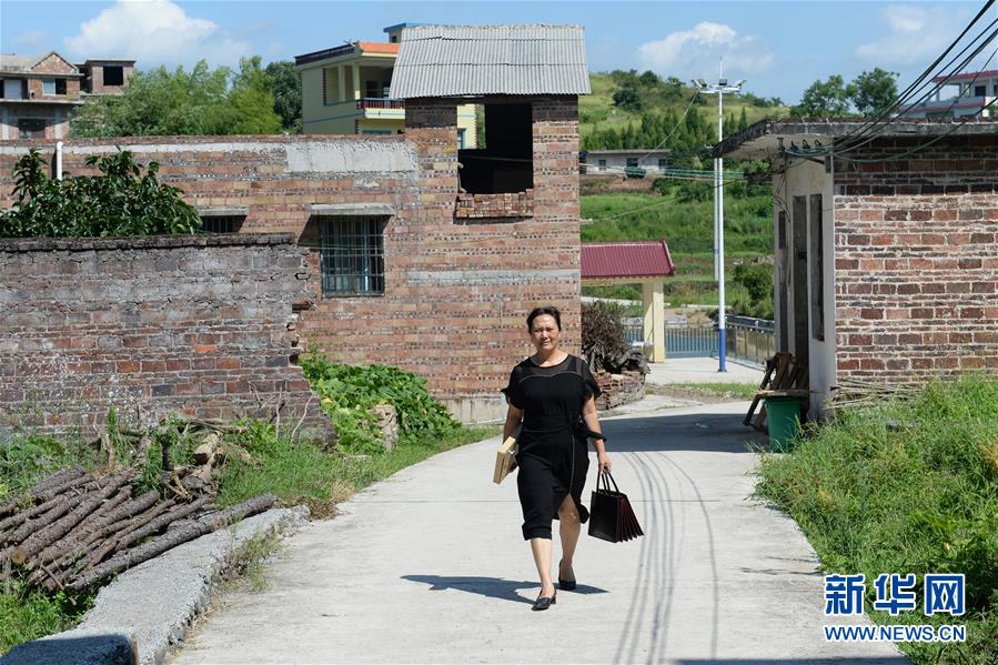 （圖文互動(dòng)）（2）湘南深山，堅(jiān)守扶貧一線的黨員之家