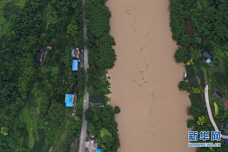 (在習(xí)近平新時(shí)代中國(guó)特色社會(huì)主義思想指引下——新時(shí)代新作為新篇章·習(xí)近平總書(shū)記關(guān)切事·圖文互動(dòng))(6)戰(zhàn)洪魔 保安全——近期防汛救災(zāi)熱點(diǎn)觀察