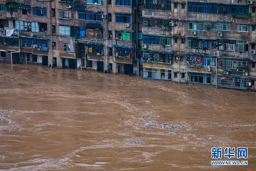 (新華視界)(3)重慶綦江洪峰過(guò)境