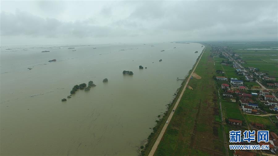 （防汛抗洪&middot;圖文互動(dòng)）（5）&ldquo;險(xiǎn)情不可怕，可怕的是不能及時(shí)發(fā)現(xiàn)險(xiǎn)情&rdquo;&mdash;&mdash;洞庭湖巡堤查險(xiǎn)現(xiàn)場(chǎng)直擊