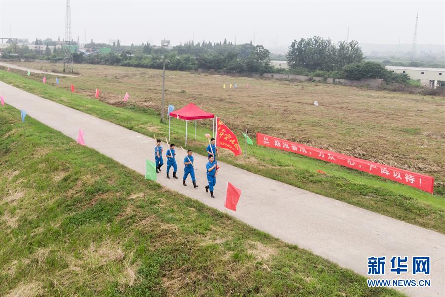 （防汛抗洪&middot;圖文互動(dòng)）（7）在大堤上成長(zhǎng)，為人民守護(hù)&mdash;&mdash;洪水中的青年&ldquo;生力軍&rdquo;