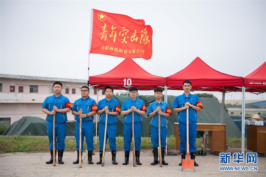 （防汛抗洪&middot;圖文互動(dòng)）（8）在大堤上成長(zhǎng)，為人民守護(hù)&mdash;&mdash;洪水中的青年&ldquo;生力軍&rdquo;