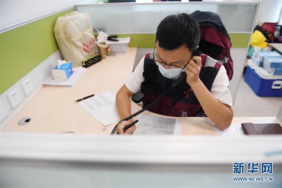 （新華全媒頭條&middot;圖文互動(dòng)）（2）首都再戰(zhàn)&ldquo;疫&rdquo;，難忘40天&mdash;&mdash;寫(xiě)在北京應(yīng)急響應(yīng)級(jí)別降級(jí)之際