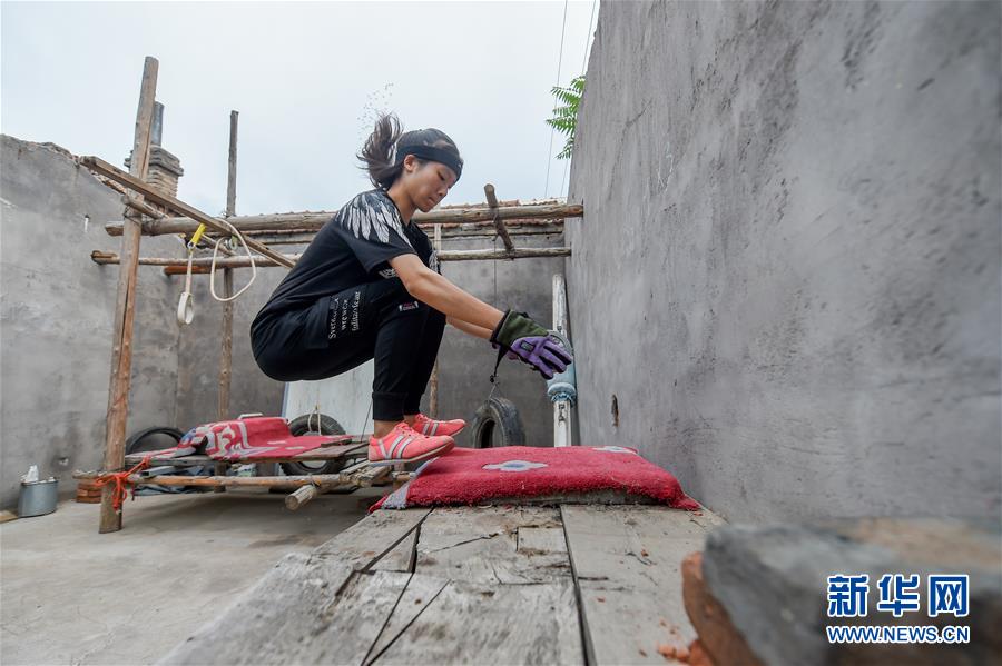 (體育·圖文互動(dòng))(14)父愛如燈 伴我奔跑