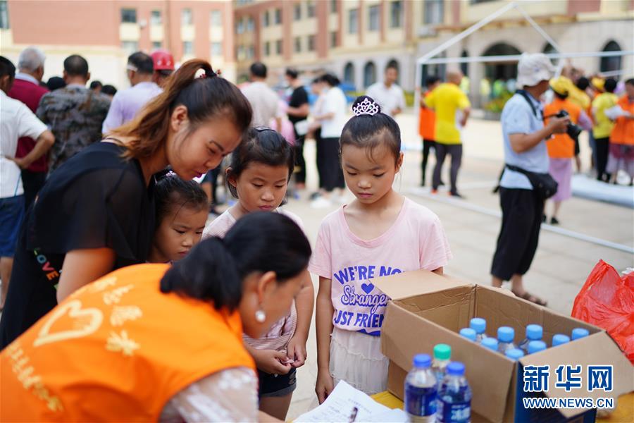 (在習(xí)近平新時代中國特色社會主義思想指引下——新時代新作為新篇章·習(xí)近平總書記關(guān)切事·圖文互動)(7)遮風(fēng)雨 送安穩(wěn)——受災(zāi)群眾轉(zhuǎn)移安置中的暖心故事