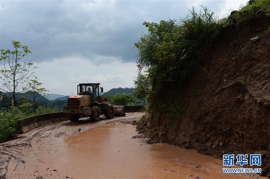 （防汛抗洪&middot;圖文互動）（5）修路通水忙重建 補種搶收復(fù)生產(chǎn)&mdash;&mdash;湘西山洪后恢復(fù)生產(chǎn)生活見聞