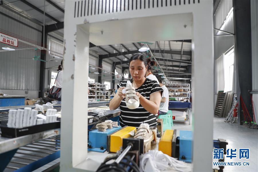 （落實&ldquo;六穩(wěn)&rdquo;&ldquo;六保&rdquo;一線見聞&middot;圖文互動）（2）&ldquo;不讓一名貧困勞動力失業(yè)！&rdquo;&mdash;&mdash;三峽庫區(qū)穩(wěn)就業(yè)見聞