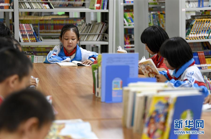 (新華全媒頭條·走向我們的小康生活·圖文互動)(17)23萬人的命運轉(zhuǎn)折——我國最大易地生態(tài)移民安置區(qū)的脫貧密碼