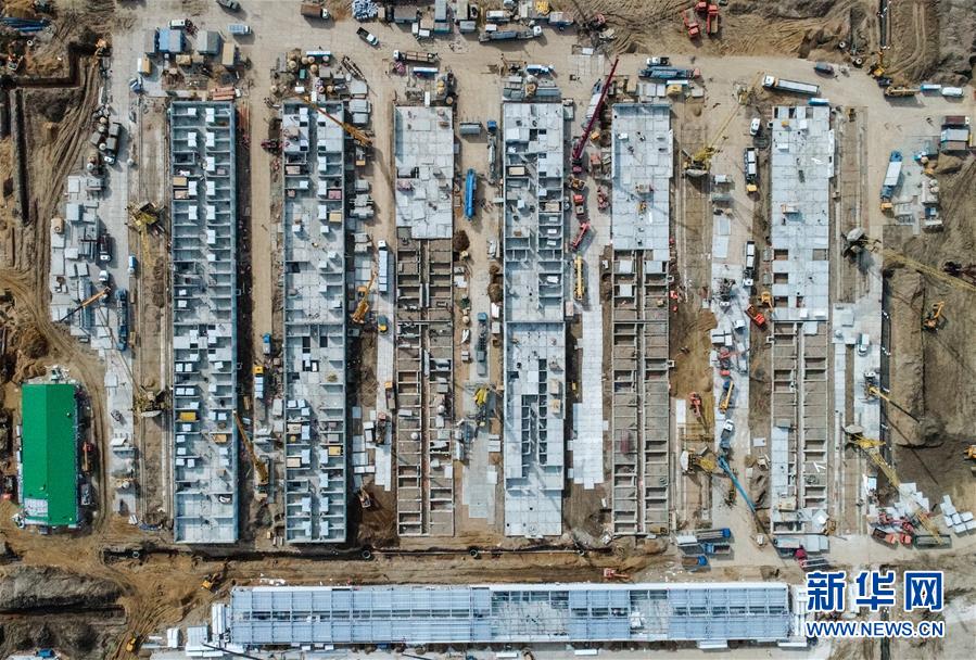 (國際·圖文互動)(3)特稿:穿越寒暑 無問西東——寫在新冠疫情構(gòu)成“國際關(guān)注的突發(fā)公共衛(wèi)生事件”半年之際