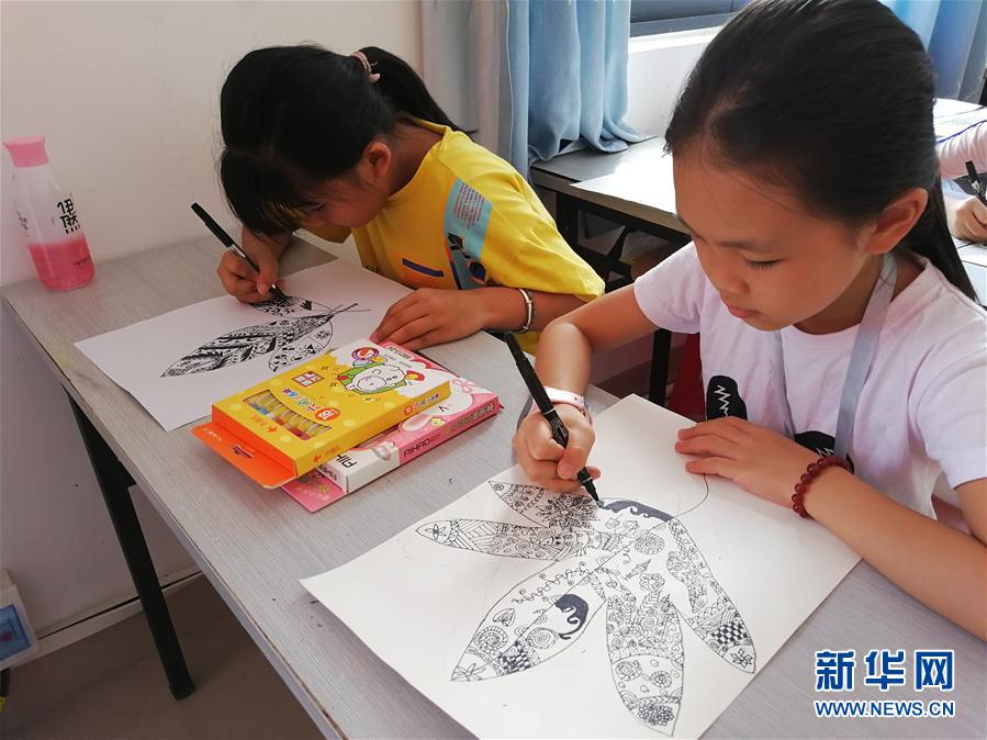 （特別的暑期生活&middot;圖文互動(dòng)）（1）她們的愿望，在這個(gè)假期實(shí)現(xiàn)&mdash;&mdash;廣西隆安易地扶貧搬遷安置區(qū)暑期見聞