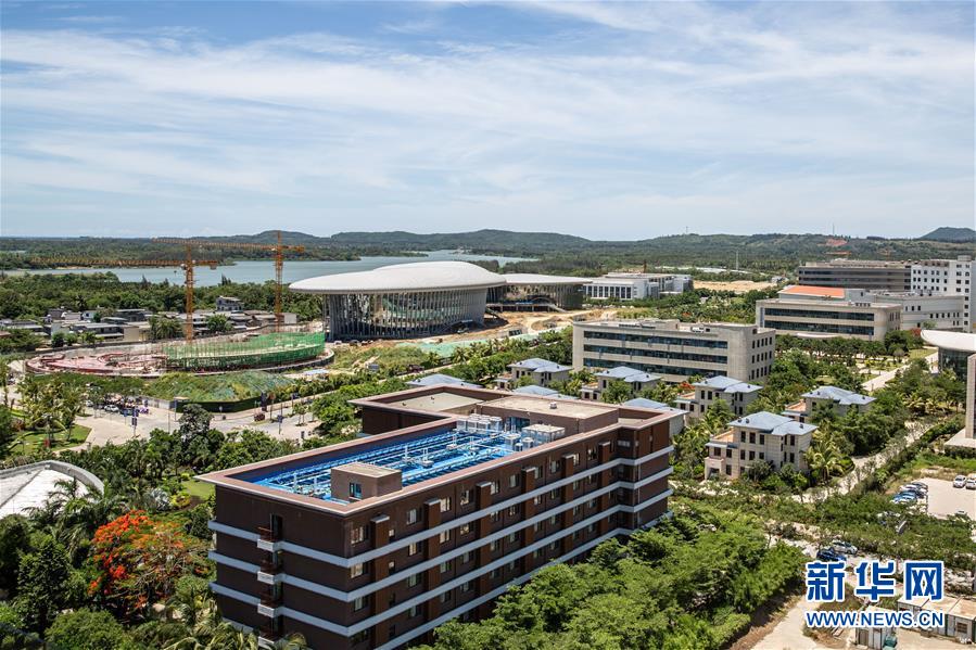 （在習(xí)近平新時代中國特色社會主義思想指引下&mdash;&mdash;新時代新作為新篇章&middot;習(xí)近平總書記關(guān)切事&middot;圖文互動）（13）感受開放新魅力&mdash;&mdash;海南自由貿(mào)易港建設(shè)開局觀察