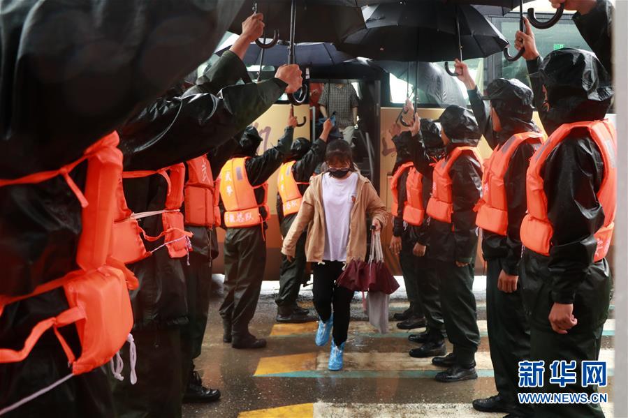 （防汛抗洪&middot;圖文互動）（4）哪里有需要就戰(zhàn)斗在哪里&mdash;&mdash;武警安徽總隊黃山支隊抗洪搶險記事