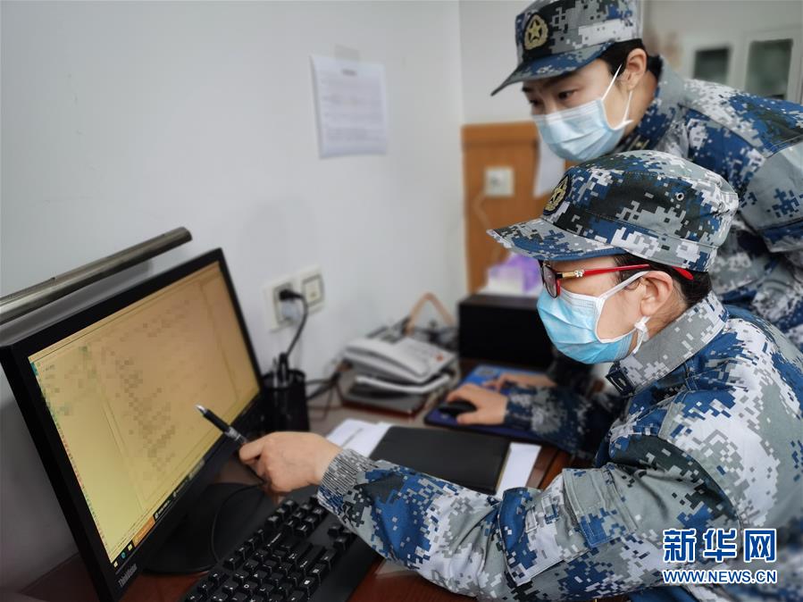 (圖文互動(dòng))(8)“白衣戰(zhàn)士”在沖鋒——記“最美新時(shí)代革命軍人”仲月霞