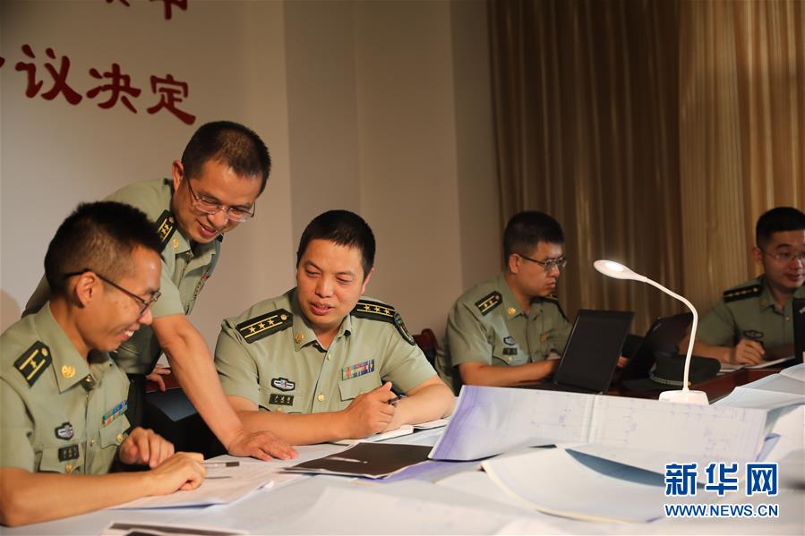 (圖文互動(dòng))(5)對黨赤“淳” 為國志“靜”——記戰(zhàn)略支援部隊(duì)某部高級工程師淳靜