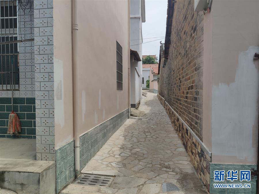 （總書(shū)記推動(dòng)的改革身邊事&middot;基層治理改革篇&middot;圖文互動(dòng)）（3）特寫(xiě)：&ldquo;銅墻鐵壁&rdquo;是怎樣煉成的？&mdash;&mdash;小村戰(zhàn)&ldquo;疫&rdquo;折射基層治理密碼