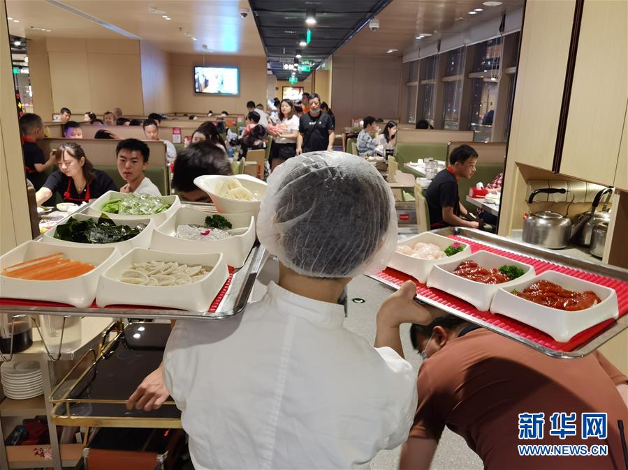 （在習(xí)近平新時(shí)代中國特色社會主義思想指引下&mdash;&mdash;新時(shí)代新作為新篇章&middot;習(xí)近平總書記關(guān)切事&middot;圖文互動）（2）珍惜盤中餐，狠剎浪費(fèi)風(fēng)&mdash;&mdash;各地積極行動堅(jiān)決制止餐飲浪費(fèi)