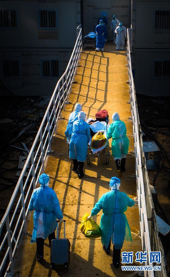 (新華全媒頭條·圖文互動(dòng))(10)以仁心仁術(shù)造福人民——寫在第三個(gè)中國(guó)醫(yī)師節(jié)之際