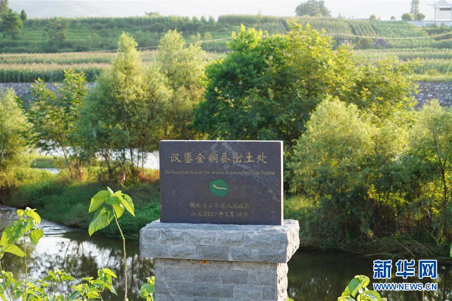 （走向我們的小康生活&middot;圖文互動）（5）綠了青山，紅了日子&mdash;&mdash;秦巴山區(qū)群眾繪出小康&ldquo;調(diào)色板&rdquo;