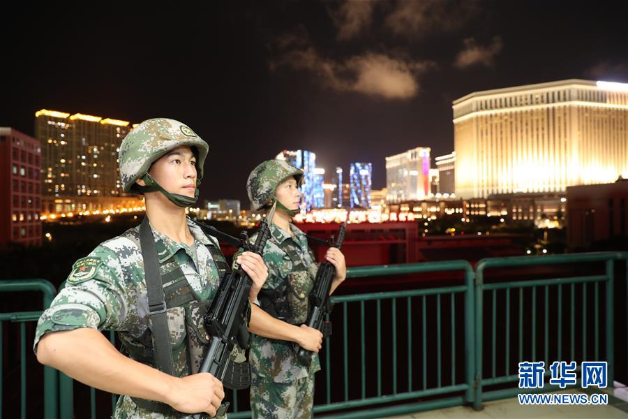（在習(xí)近平強(qiáng)軍思想指引下&middot;我們?cè)趹?zhàn)位報(bào)告&middot;圖文互動(dòng)）（1）駐澳門(mén)部隊(duì)：濠江之畔，最可愛(ài)的人