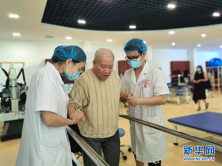 (走向我們的小康生活·圖文互動)(1)從“老三送”到“新三送”——天津呵護“最美夕陽紅”