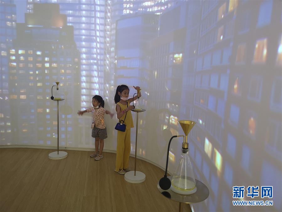 （在習(xí)近平新時代中國特色社會主義思想指引下&mdash;&mdash;新時代新作為新篇章&middot;習(xí)近平總書記關(guān)切事&middot;圖文互動）（5）消費回暖市聲新&mdash;&mdash;內(nèi)需動力不斷釋放的市場觀察