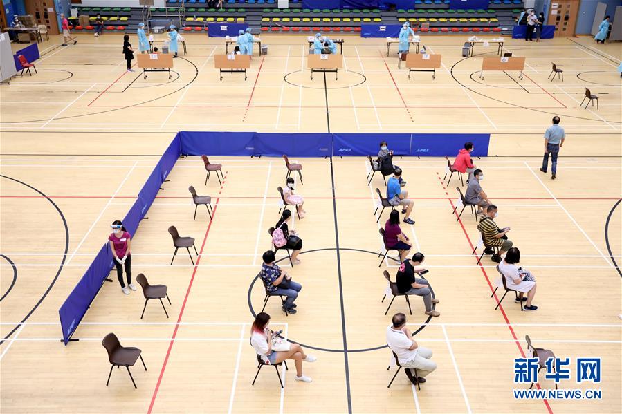 （圖文互動(dòng)）（3）&ldquo;身為醫(yī)護(hù)人員一分子，應(yīng)該出來(lái)幫忙&rdquo;&mdash;&mdash;參與新冠病毒社區(qū)檢測(cè)的香港醫(yī)護(hù)人員速寫(xiě)