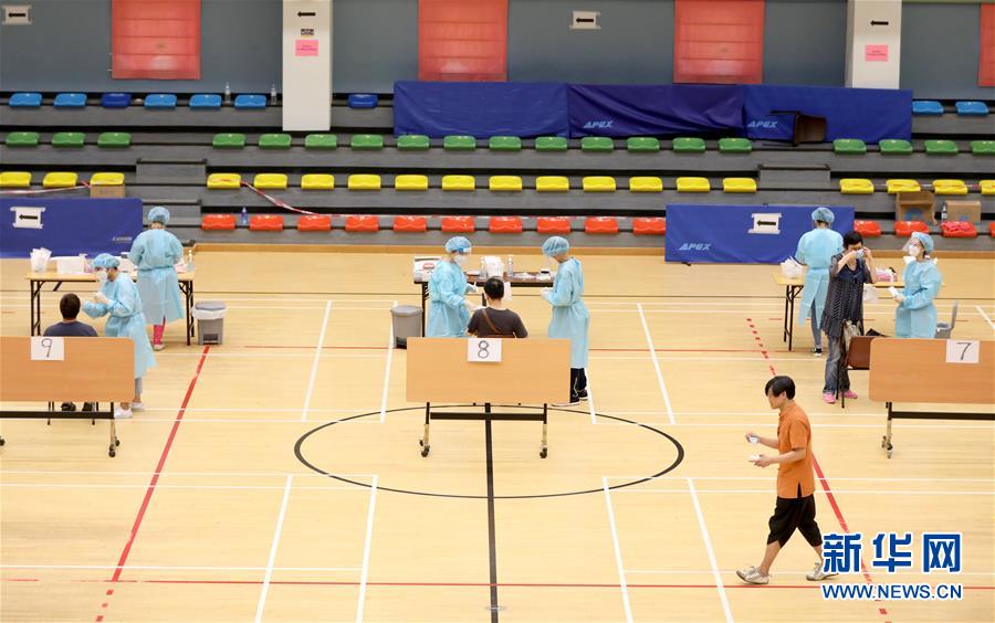 （圖文互動(dòng)）（4）&ldquo;身為醫(yī)護(hù)人員一分子，應(yīng)該出來(lái)幫忙&rdquo;&mdash;&mdash;參與新冠病毒社區(qū)檢測(cè)的香港醫(yī)護(hù)人員速寫(xiě)