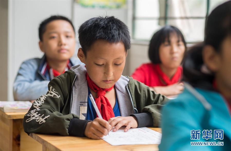 （新華全媒頭條&middot;決戰(zhàn)決勝脫貧攻堅&middot;督戰(zhàn)未摘帽貧困縣&middot;圖文互動）（11）不獲全勝，決不收兵&mdash;&mdash;全國52個掛牌督戰(zhàn)貧困縣脫貧攻堅紀(jì)實