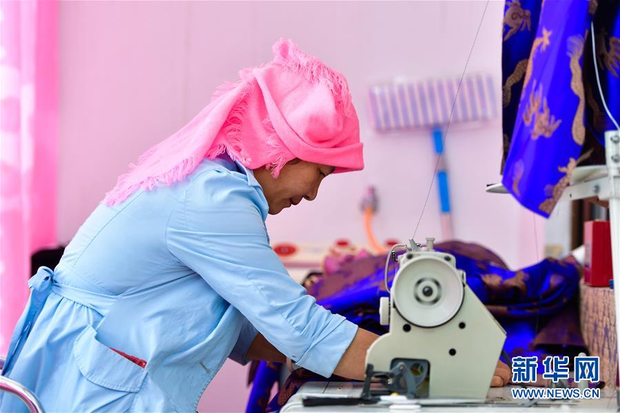 (新華全媒頭條·走向我們的小康生活·圖文互動(dòng))(4)綠色繪就三江源——來(lái)自青海脫貧奔小康一線的蹲點(diǎn)報(bào)告